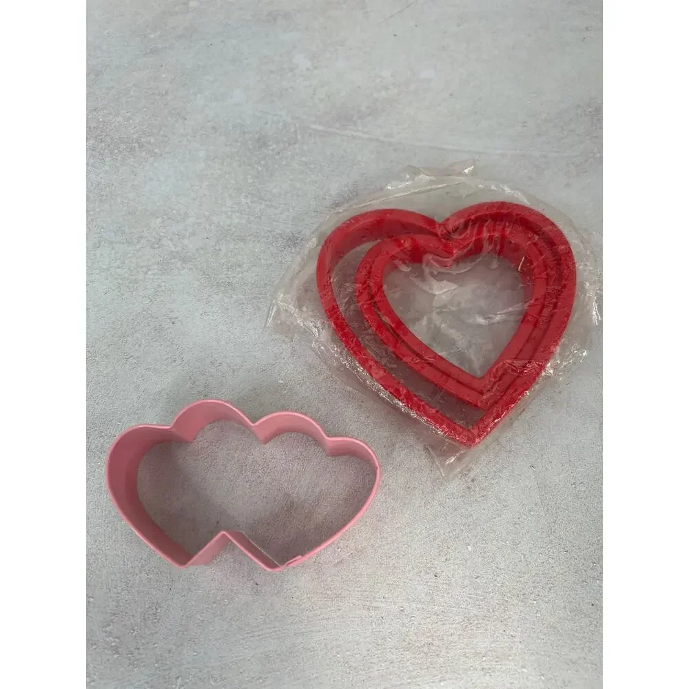 Heart‎ shaped cookie cutters Set of 4